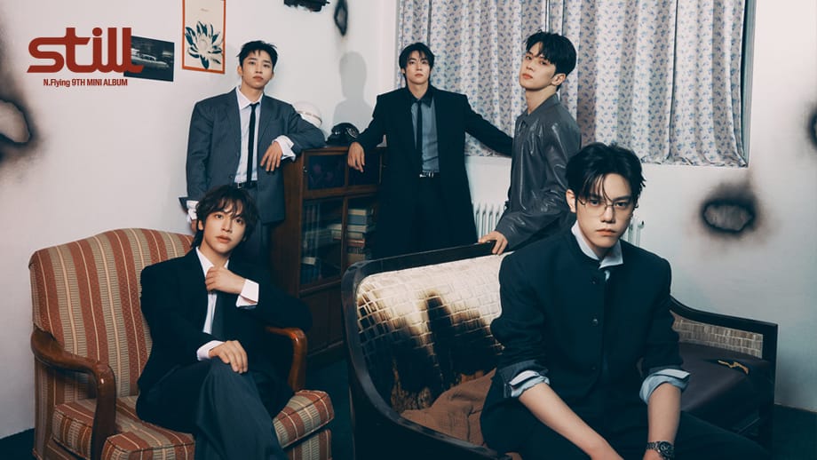 엔플라잉 다섯 멤버와 Still 앨범 제목이 담긴 공식 이미지